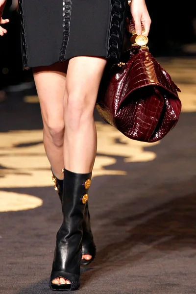 Look 50